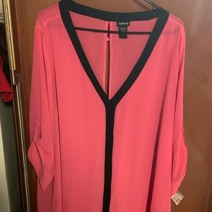 WOMENs PLUS High low! 💕💕
